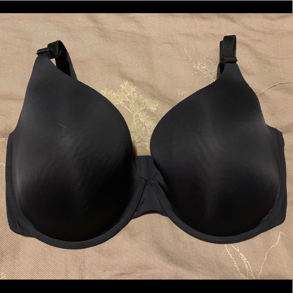 Victoria’s Secret t-shirt bra 34DDD